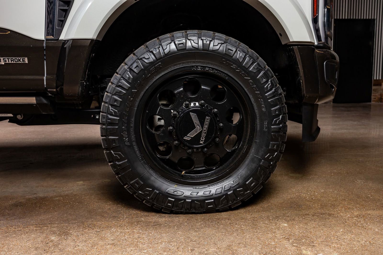 Used 2024 Ford F450 King Ranch w/ Camper Package image 12