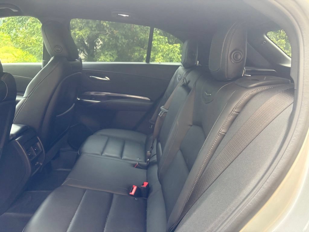 Used 2022 Cadillac XT4 Luxury w/ Trailering Package AWD/4WD image 18