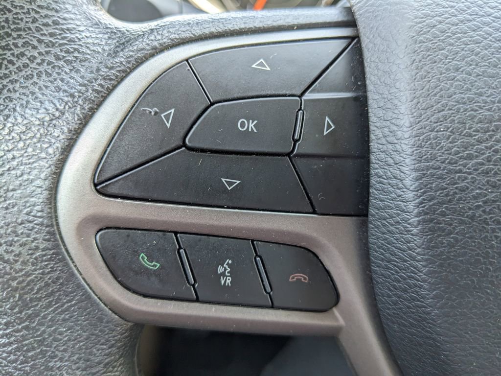 Used 2019 Jeep Cherokee Latitude w/ Popular Appearance Group FWD image 43