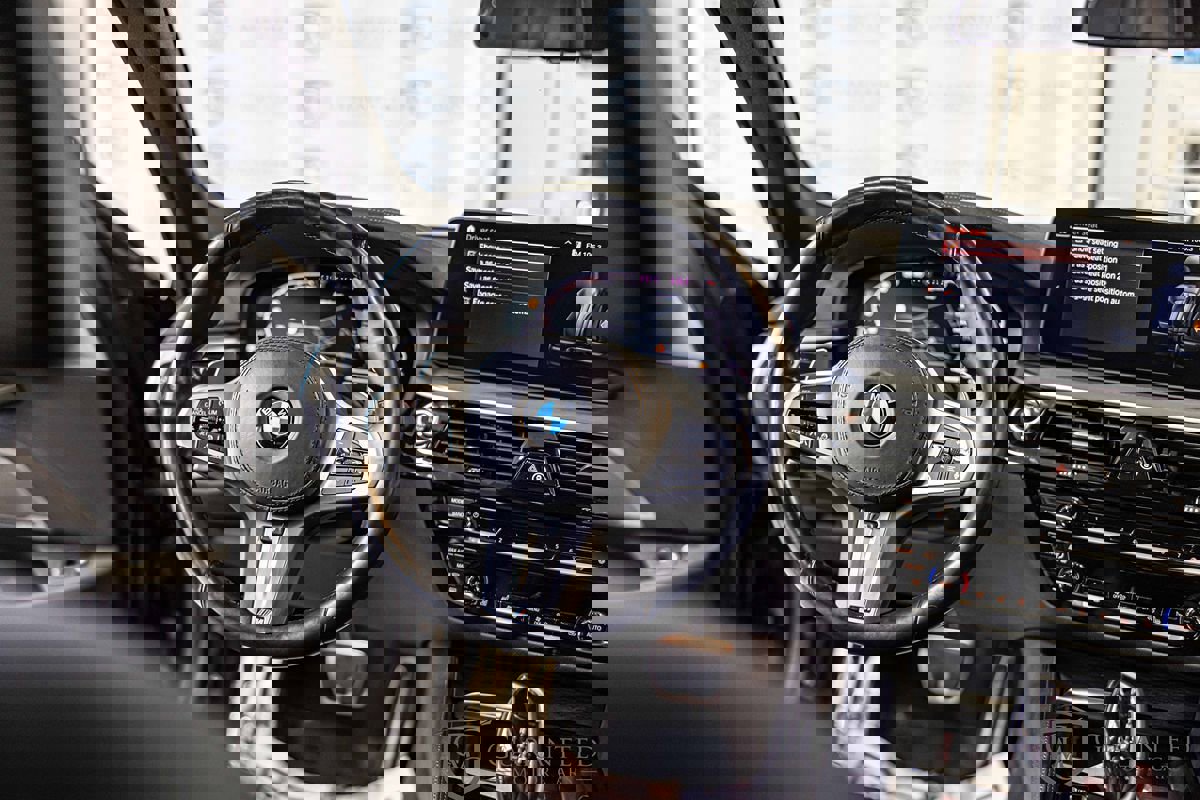 Used 2021 BMW 530e xDrive w/ Executive Package image 41