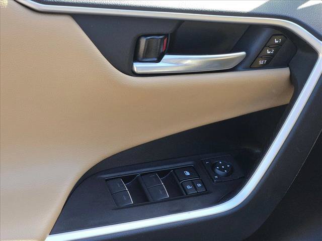 Used 2023 Toyota RAV4 Limited FWD image 7