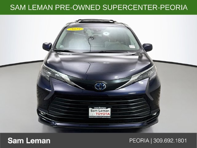Used 2025 Toyota Sienna XLE w/ XLE Plus Package AWD/4WD image 2