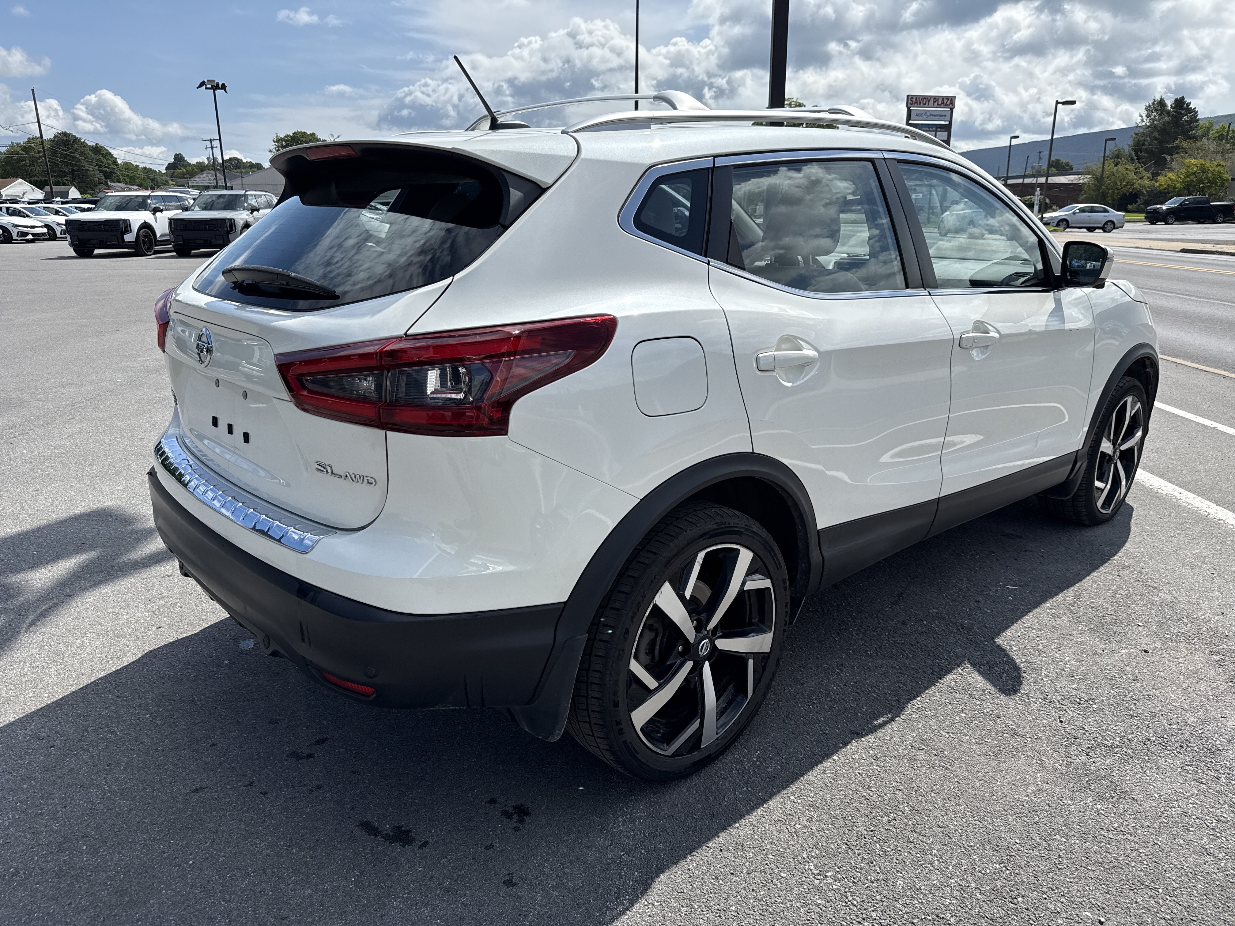 Used 2020 Nissan Rogue Sport SL w/ Premium Package AWD/4WD image 3