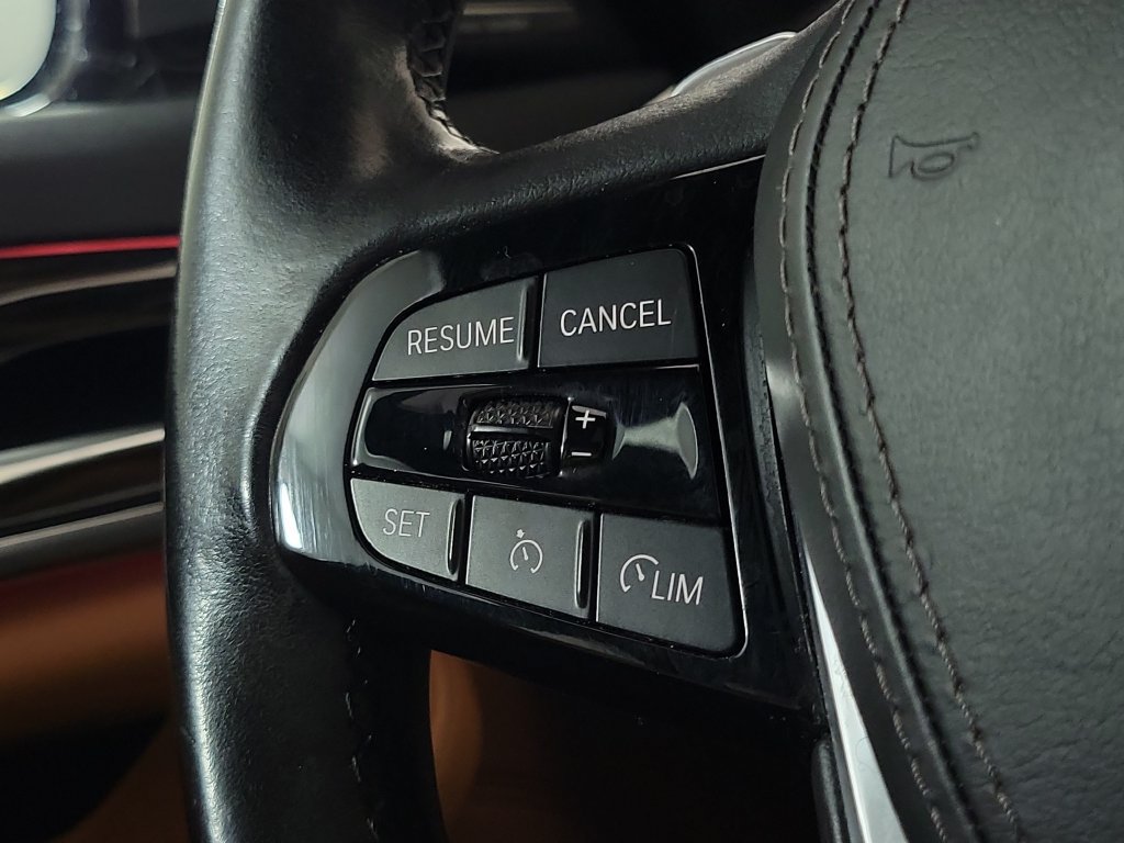 Used 2021 BMW 540i w/ Premium Package RWD image 25