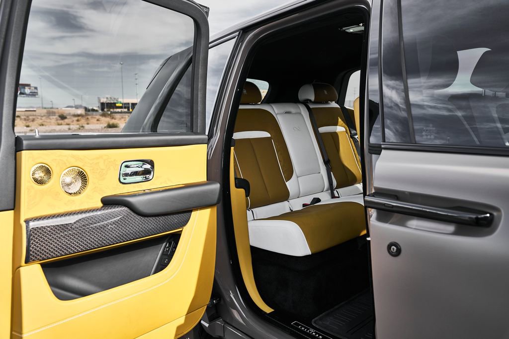 Used 2026 Rolls-Royce Cullinan Black Badge image 21