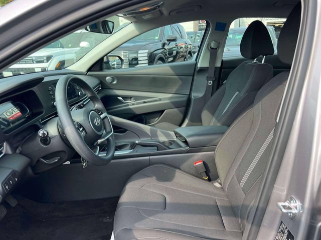 Certified 2026 Hyundai Elantra SE w/ Cargo Package FWD image 15