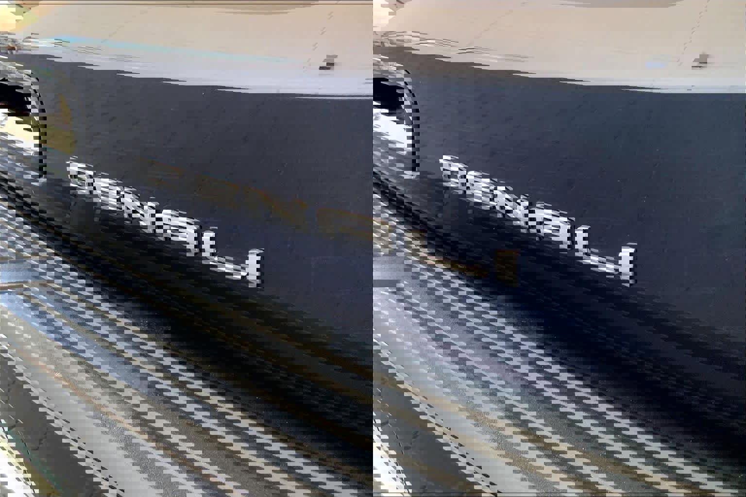 Used 2023 GMC Yukon XL Denali w/ Denali Reserve Package image 13