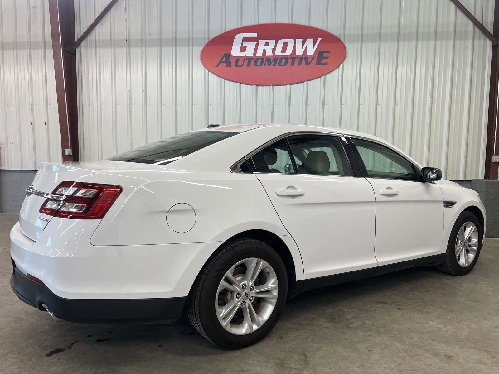 Used 2019 Ford Taurus SE FWD image 6
