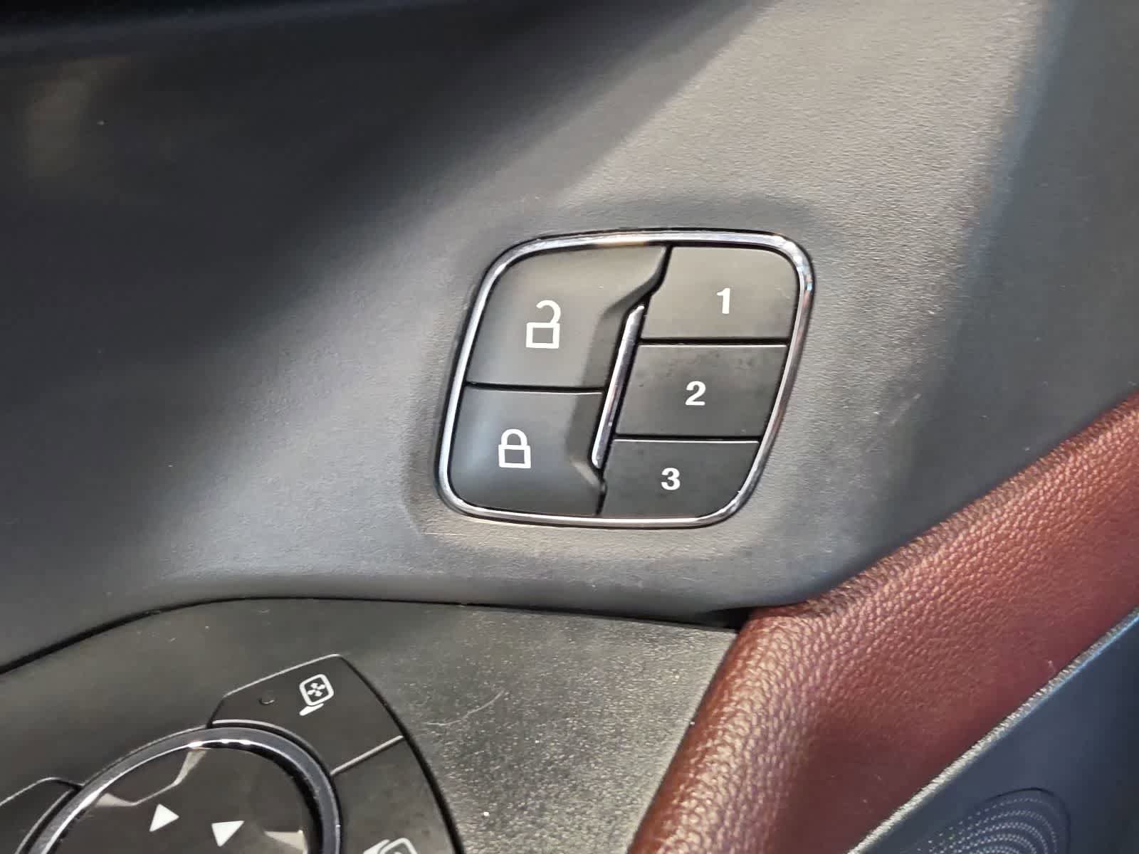 Used 2022 Ford Expedition Limited AWD/4WD image 20