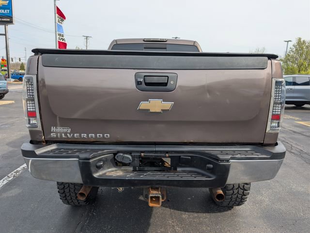 Used 2008 Chevrolet Silverado 2500 LT w/ EZ-Lift Tailgate Package AWD/4WD image 4