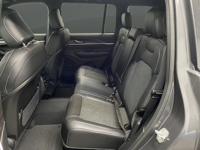 New 2026 Jeep Grand Cherokee Altitude image 32