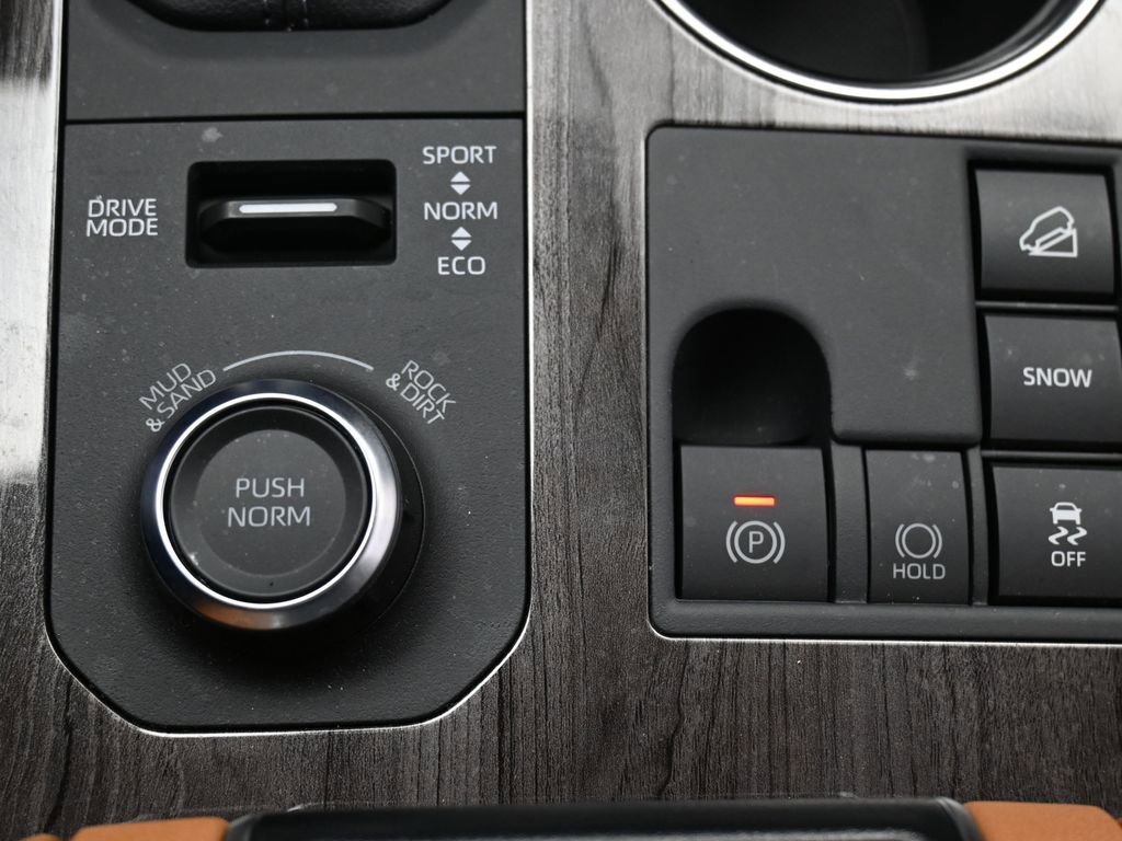 Certified 2025 Toyota Highlander Platinum image 29