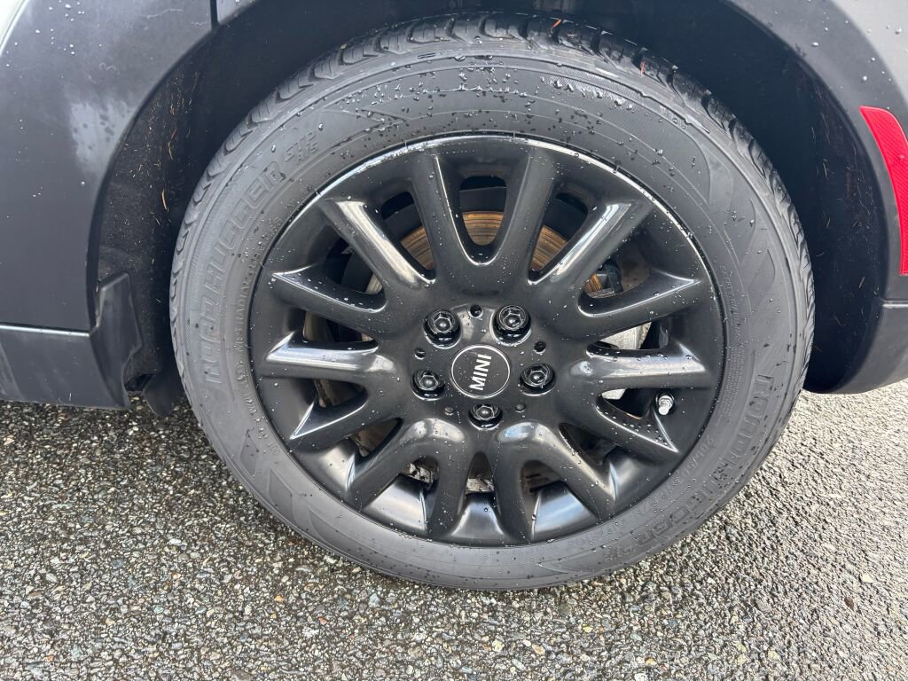Used 2016 MINI Cooper 4-Door Hardtop image 9
