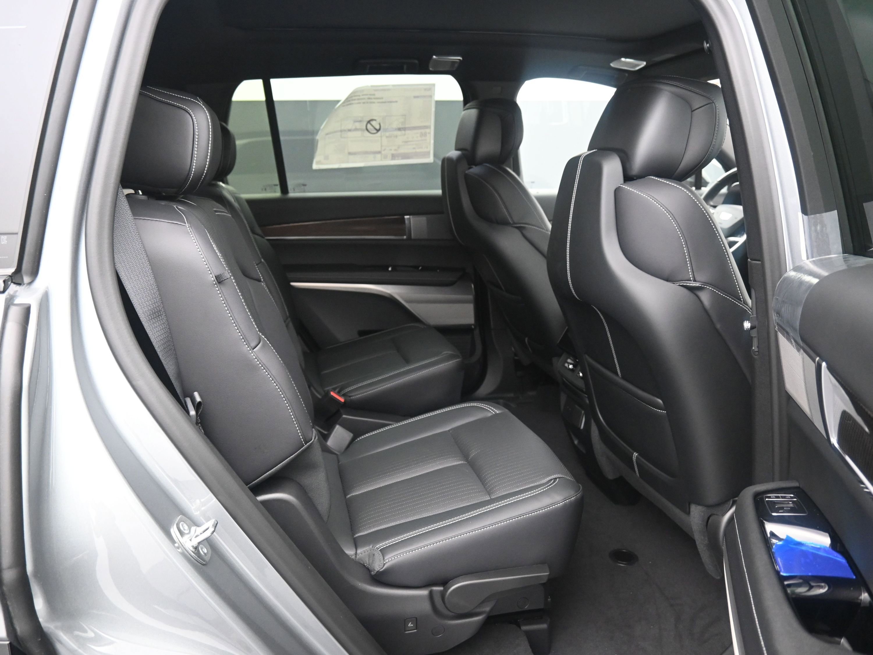 New 2026 Cadillac Vistiq Luxury w/ LPO, Floor Liner Package image 11