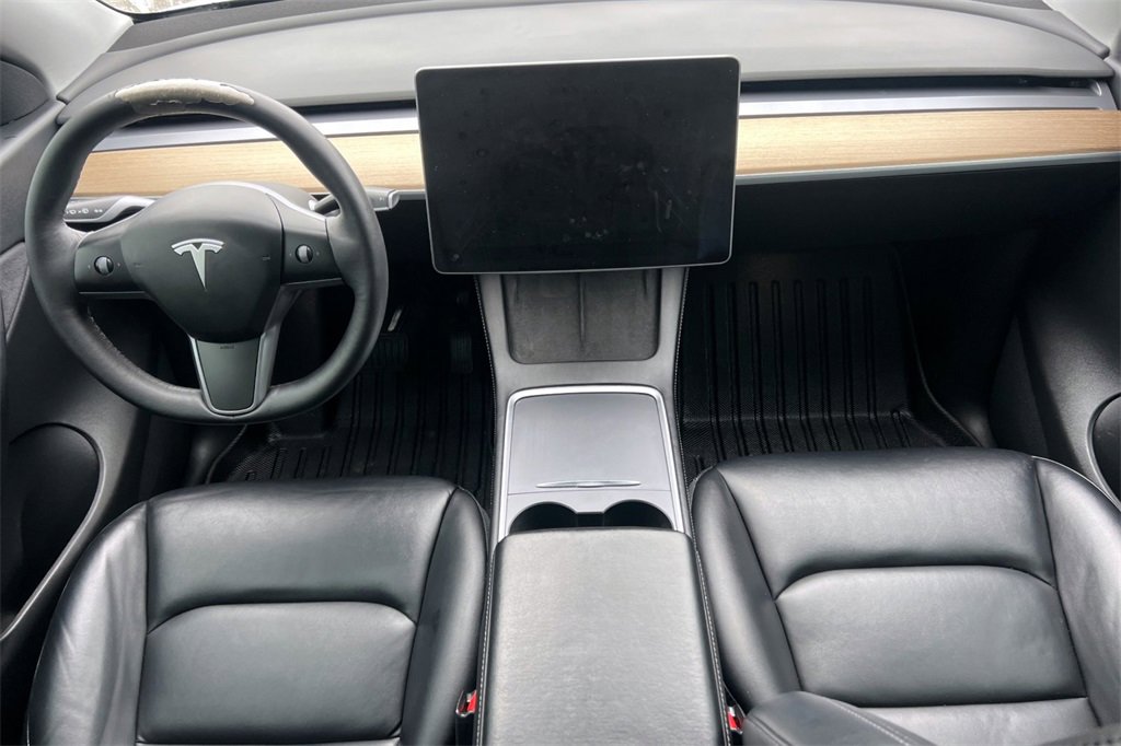 Used 2022 Tesla Model Y Long Range image 15