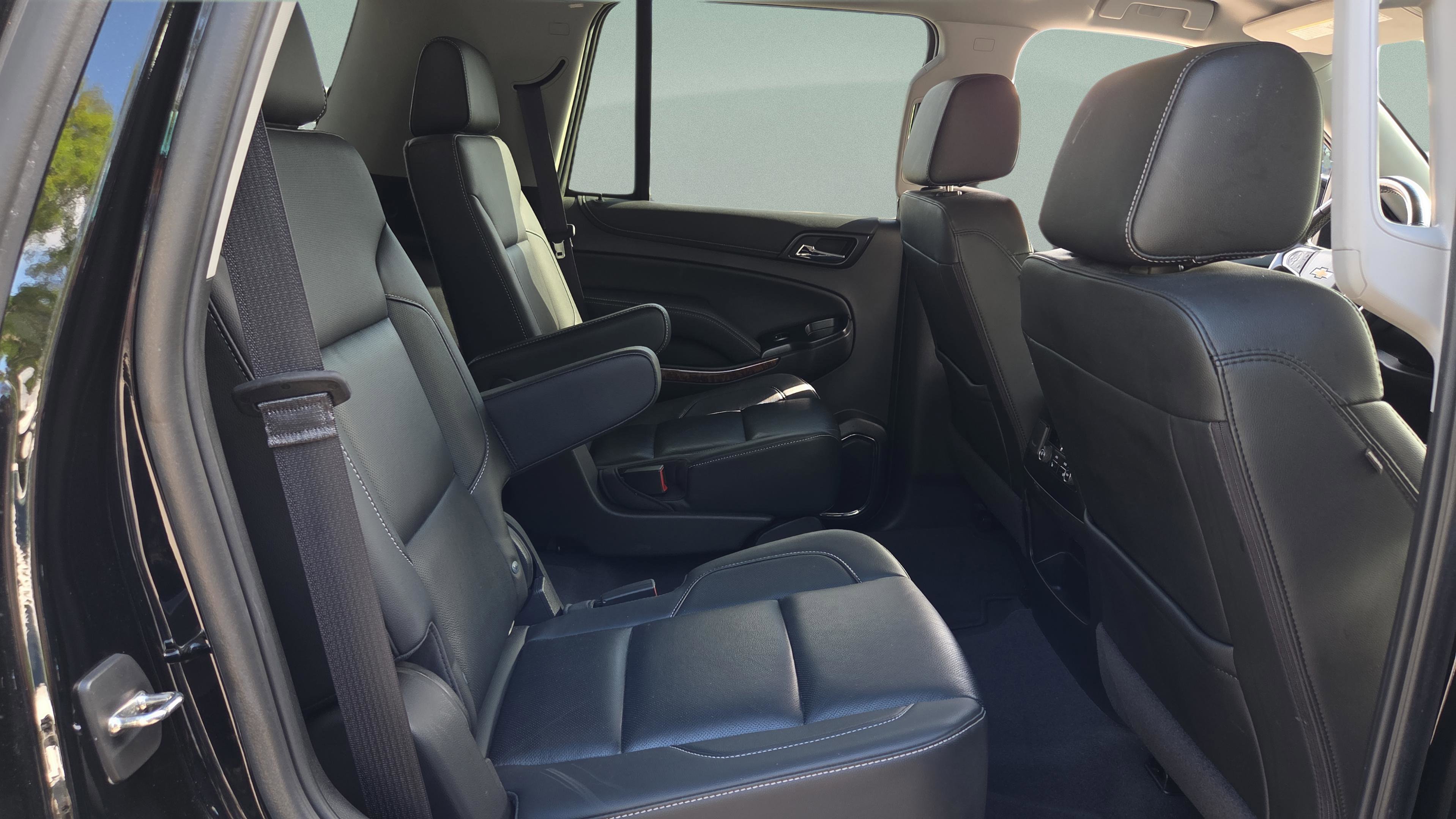 Used 2020 Chevrolet Tahoe Premier w/ RST Edition image 18