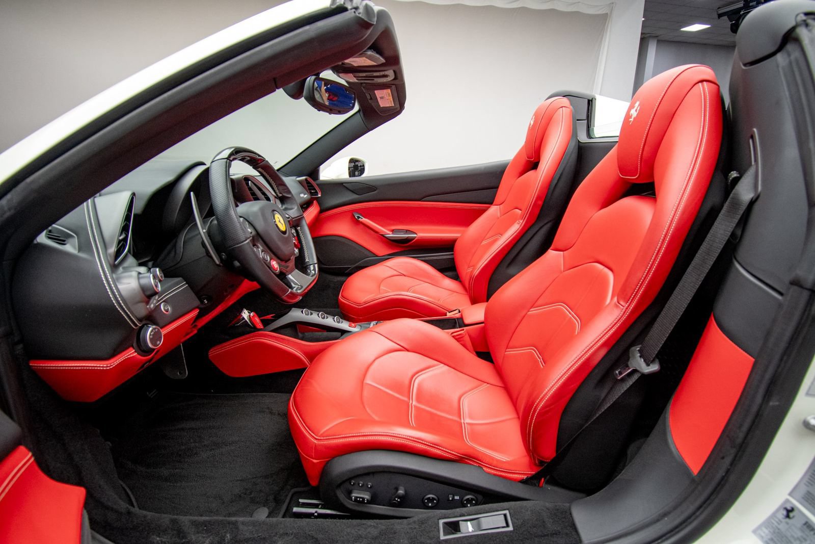 Used 2019 Ferrari 488 Spider RWD image 20
