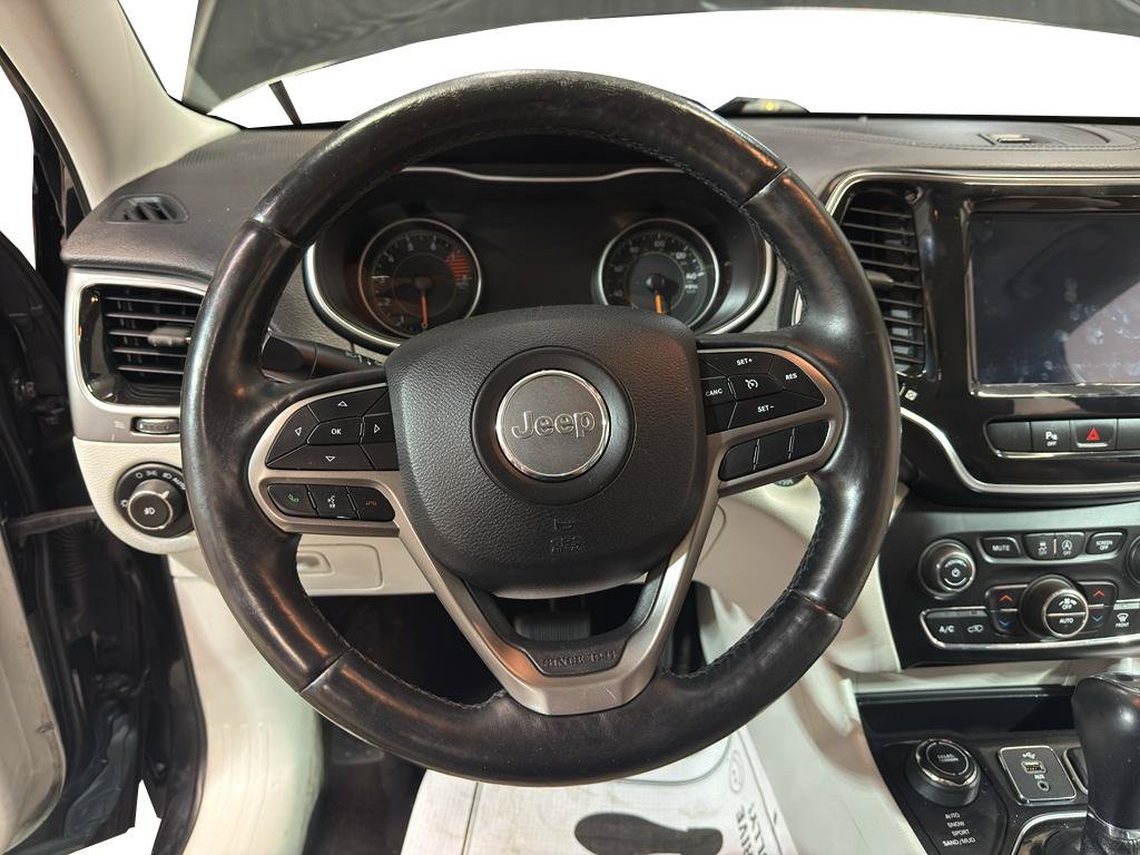 Used 2019 Jeep Cherokee Limited AWD/4WD image 17