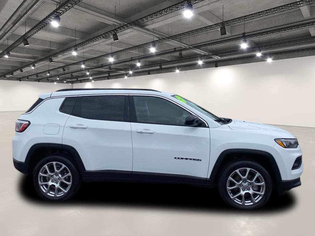 Used 2022 Jeep Compass Latitude image 8