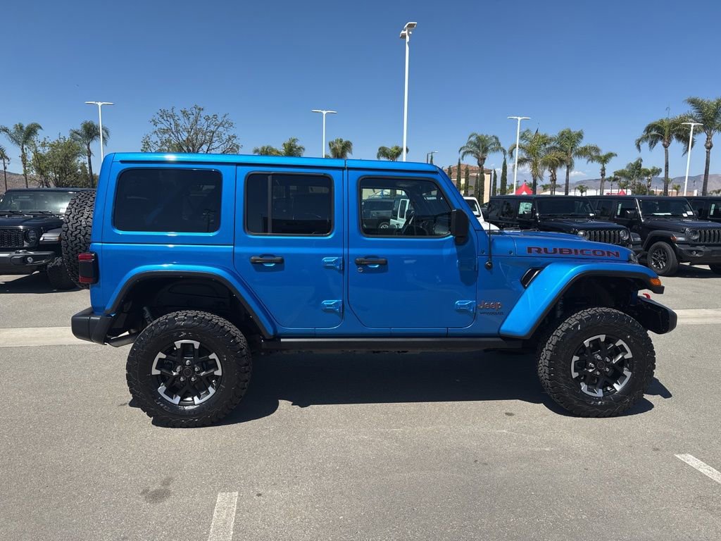 Used 2022 Jeep Wrangler Unlimited Rubicon w/ LED Lighting Group AWD/4WD image 9