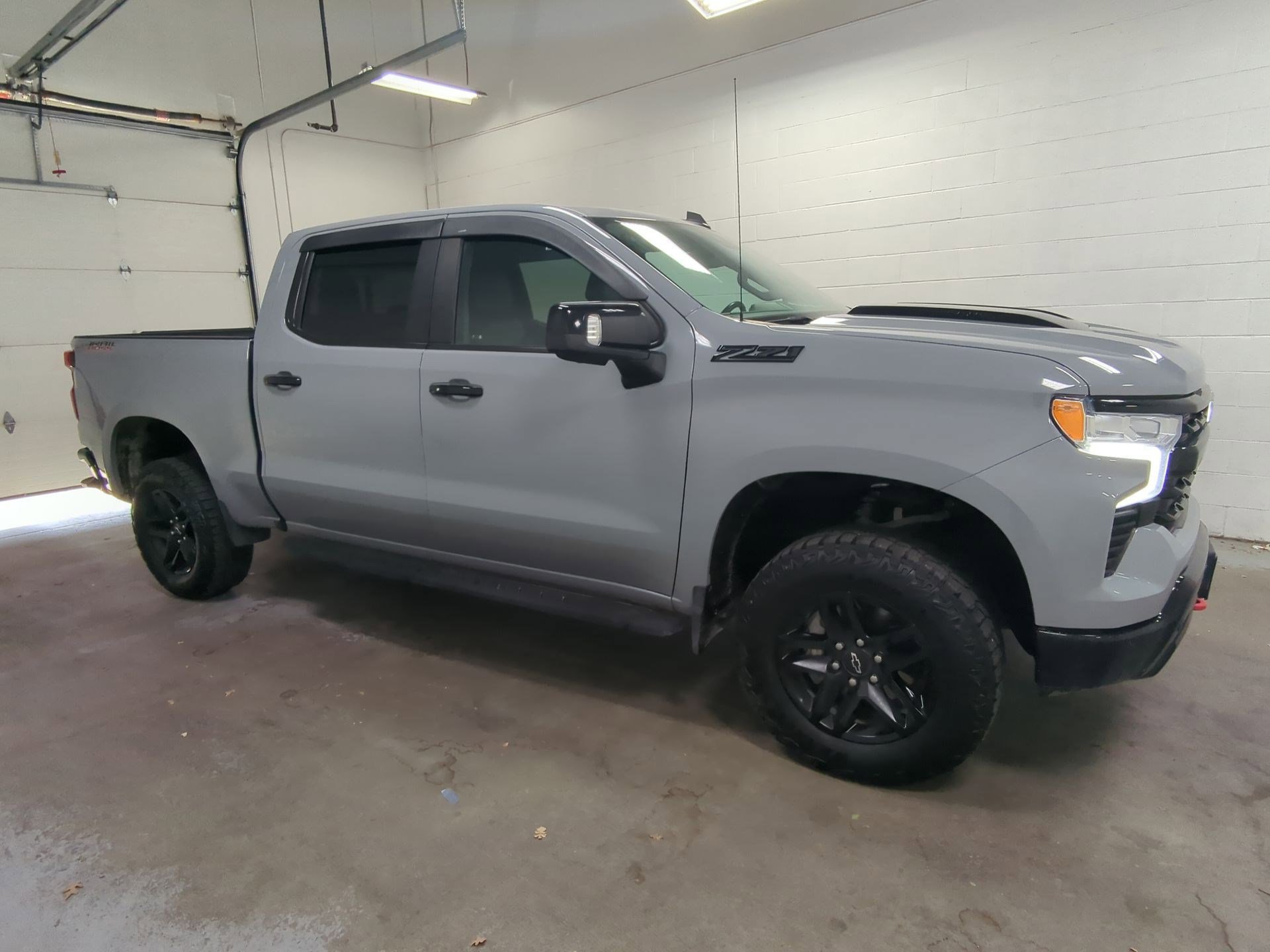 Used 2024 Chevrolet Silverado 1500 LT Trail Boss w/ Convenience Package II image 2