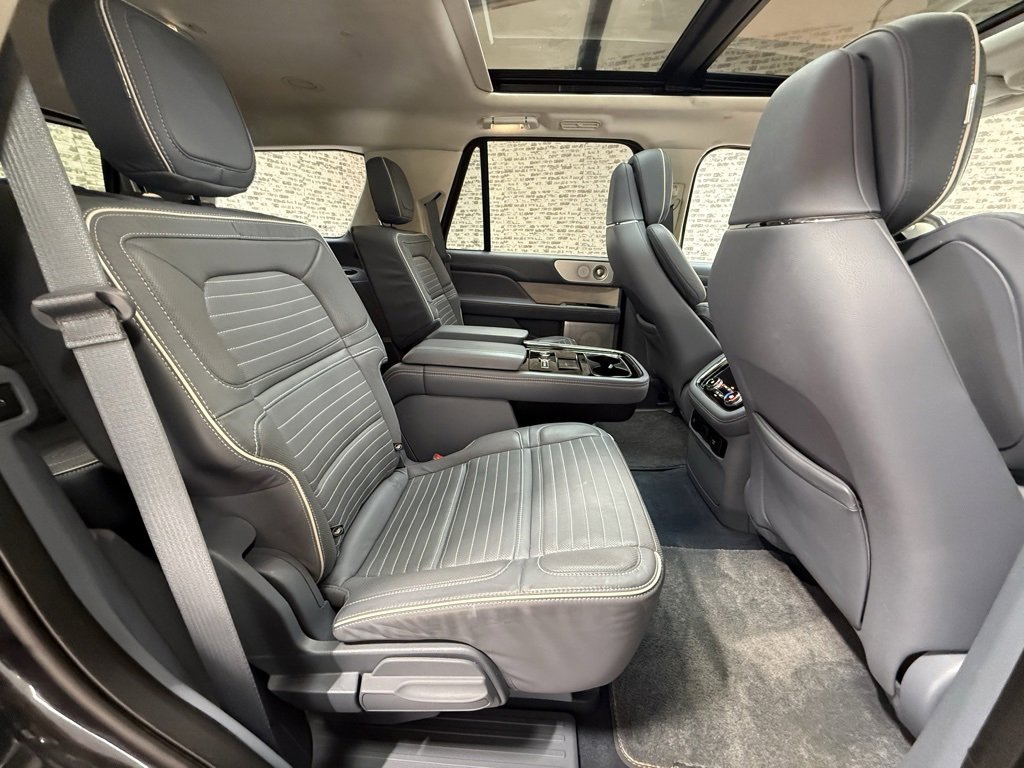 Used 2021 Lincoln Navigator Black Label w/ Cargo Convenience Package image 15