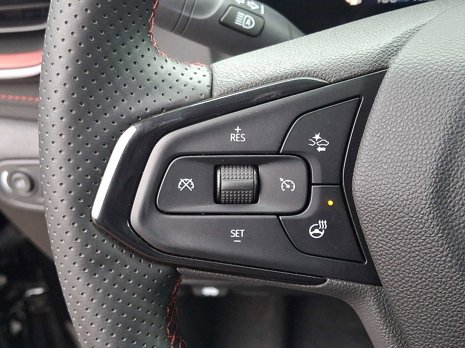 Used 2025 Chevrolet TrailBlazer RS w/ Convenience Package image 21