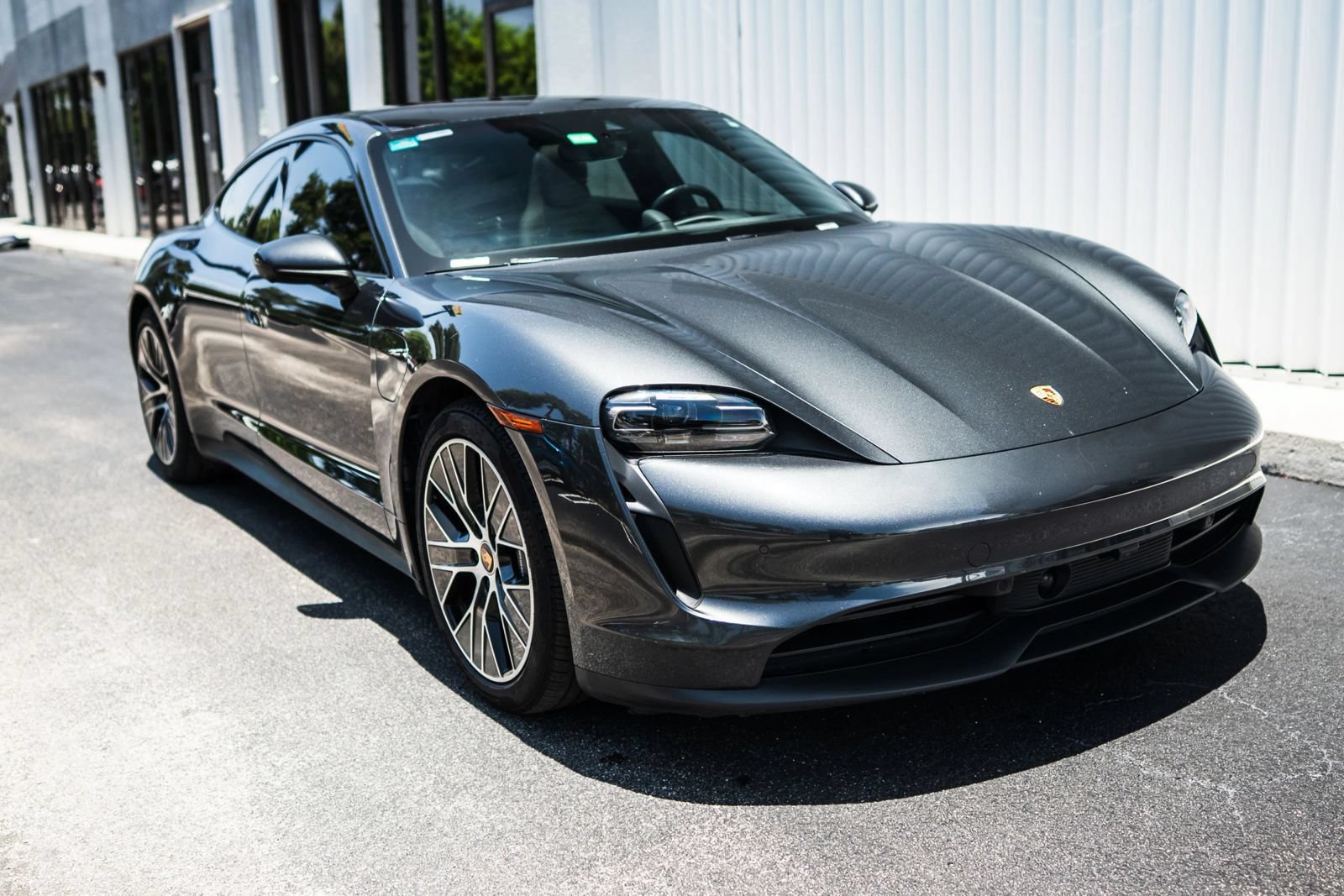 Used 2021 Porsche Taycan RWD image 3