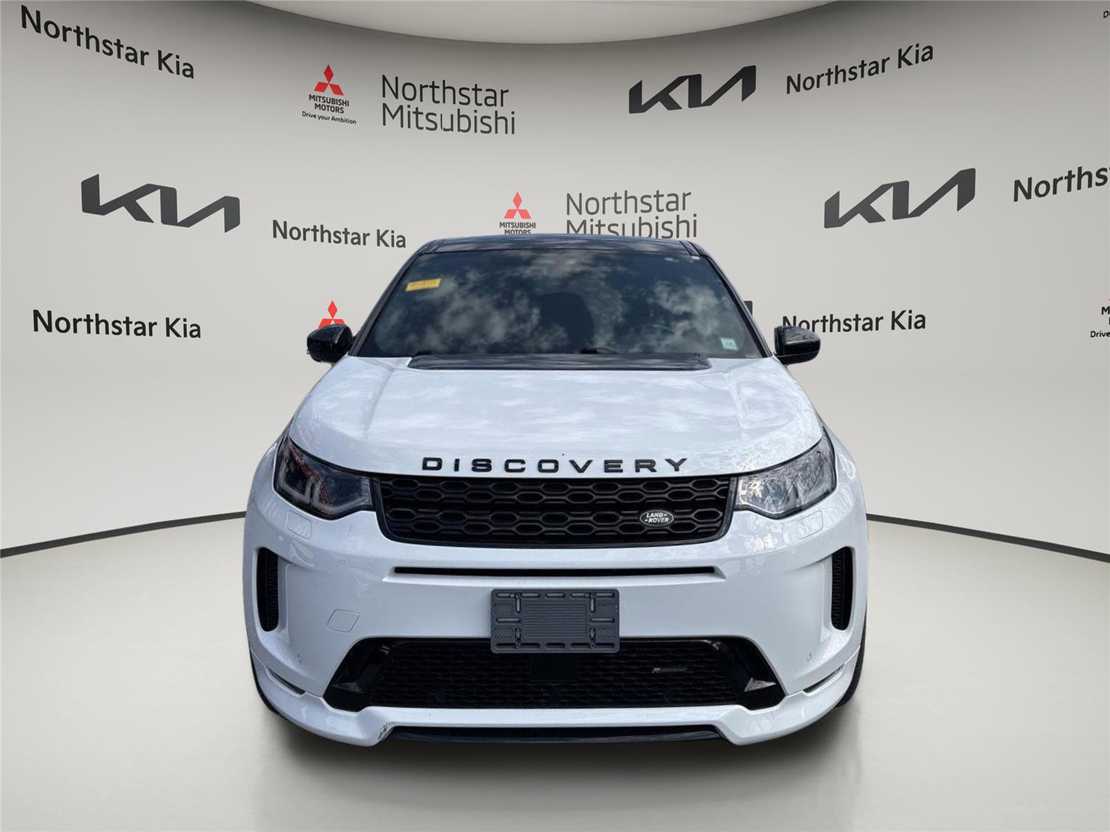 Used 2023 Land Rover Discovery Sport SE R-Dynamic image 8