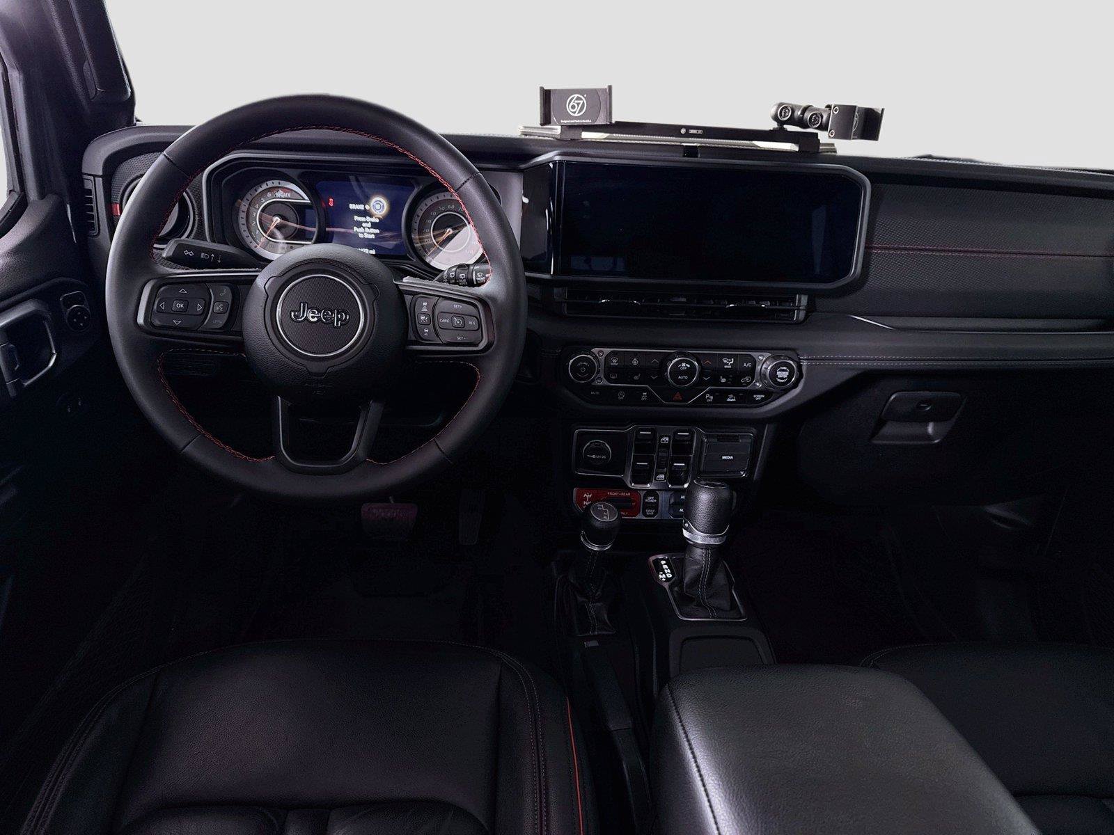 Used 2024 Jeep Wrangler Unlimited Rubicon w/ Technology Group AWD/4WD image 2