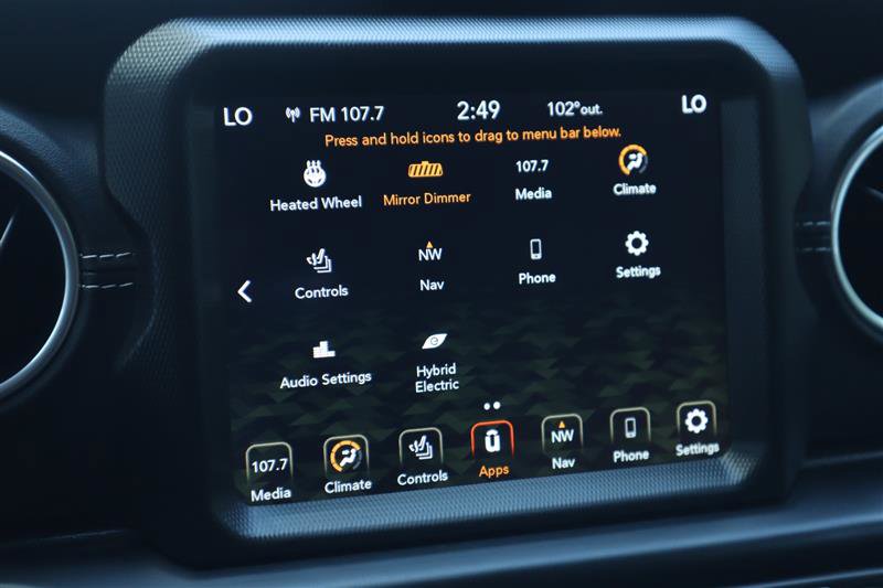 Used 2022 Jeep Wrangler Unlimited Sahara w/ Cold Weather Group image 16