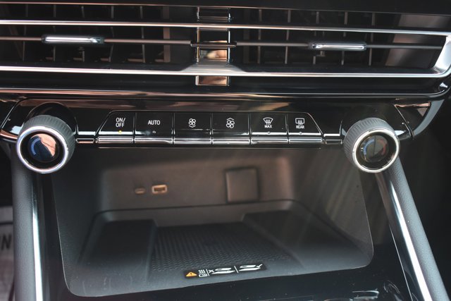 New 2026 Chevrolet Traverse LT w/ LPO, Floor Liner Package image 27