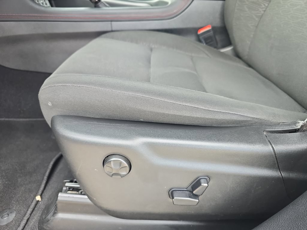 Used 2025 Dodge Durango GT RWD image 30