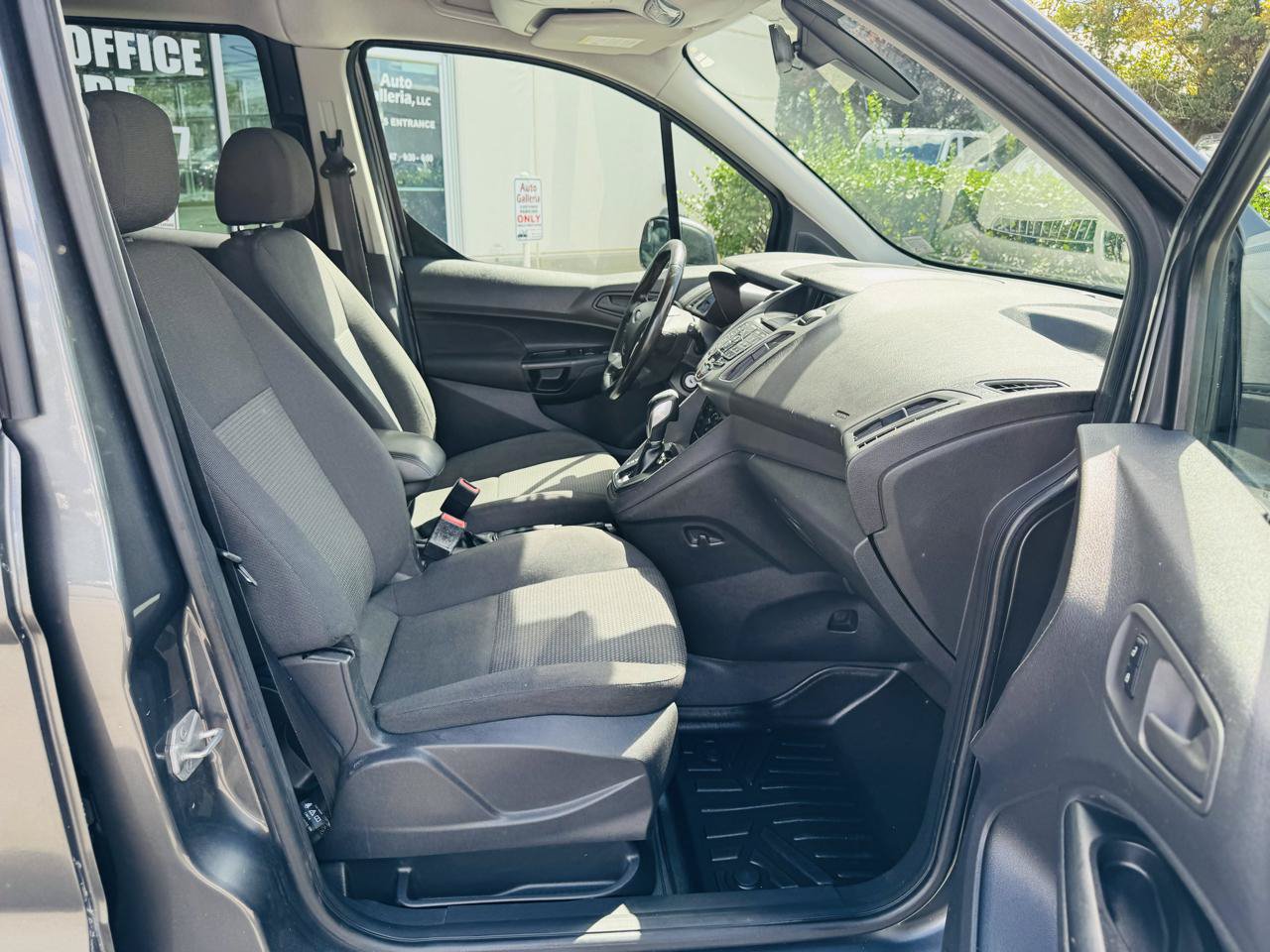 Used 2016 Ford Transit Connect XL FWD image 22