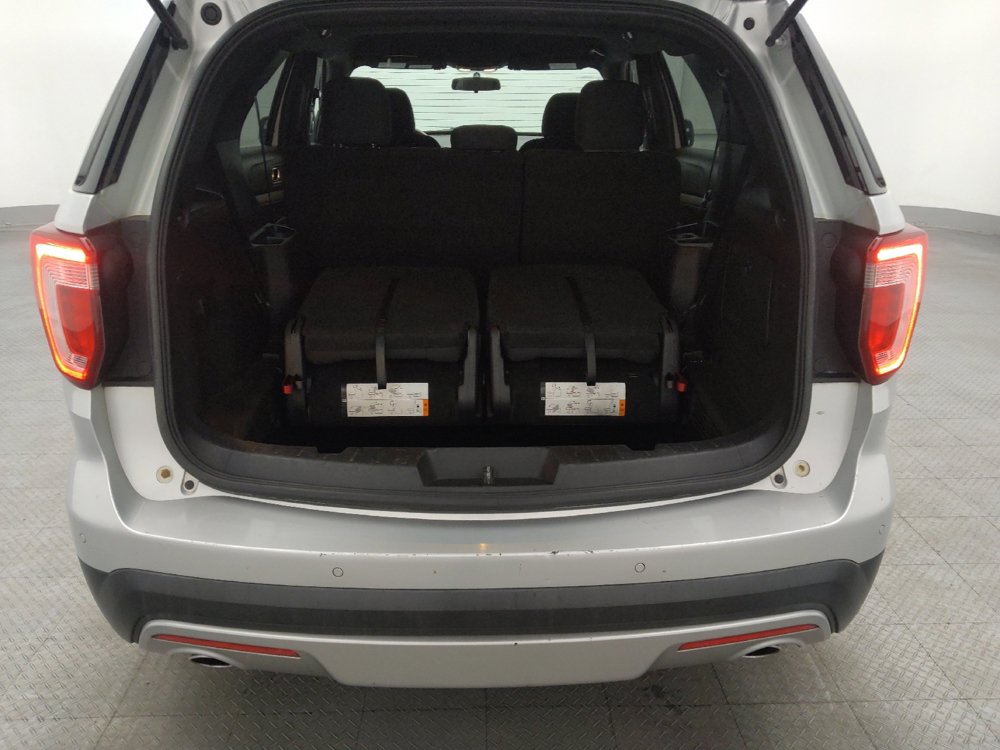 Used 2017 Ford Explorer XLT FWD image 29
