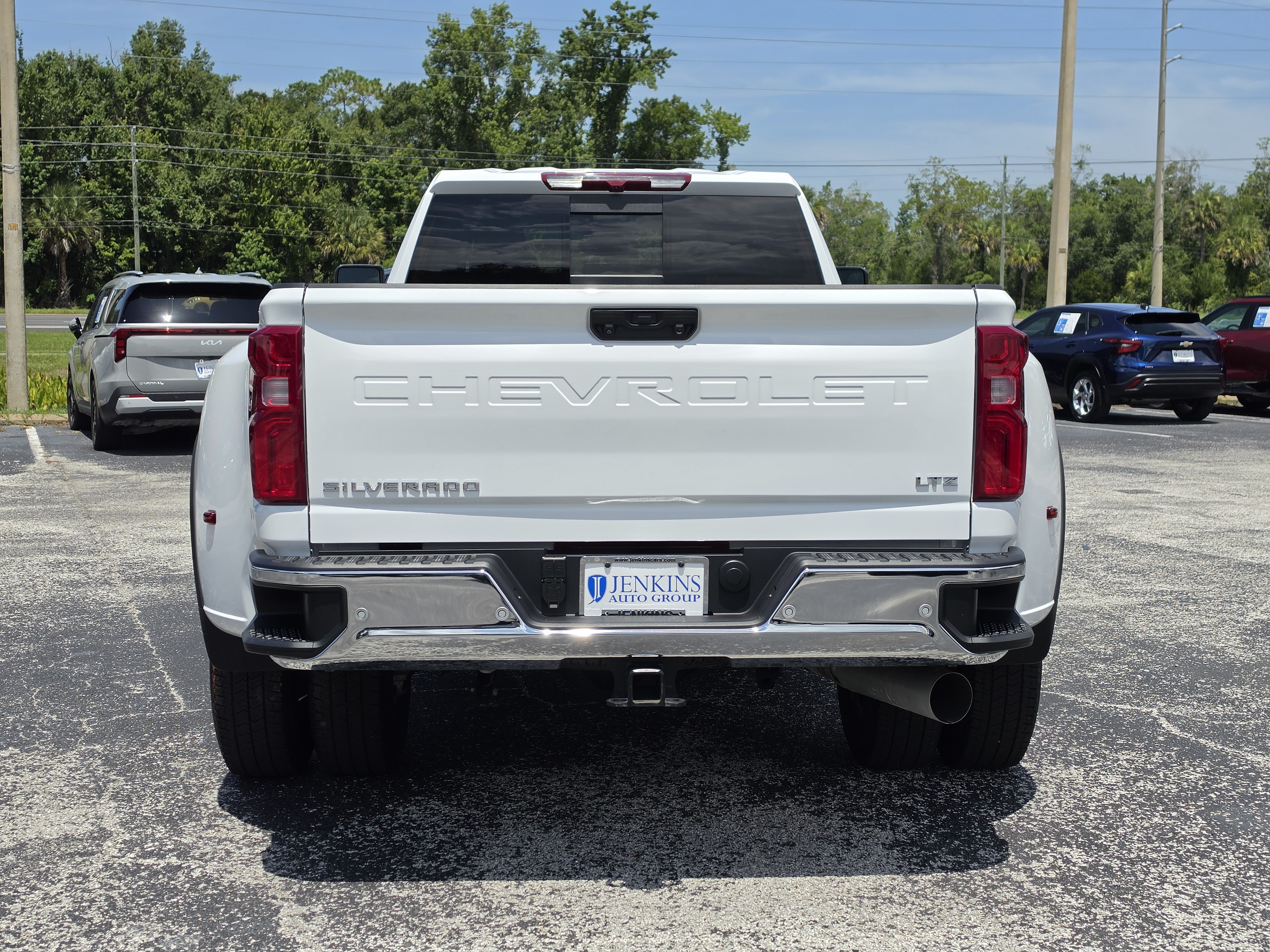 Used 2026 Chevrolet Silverado 3500 LTZ w/ LTZ Plus Package AWD/4WD image 6