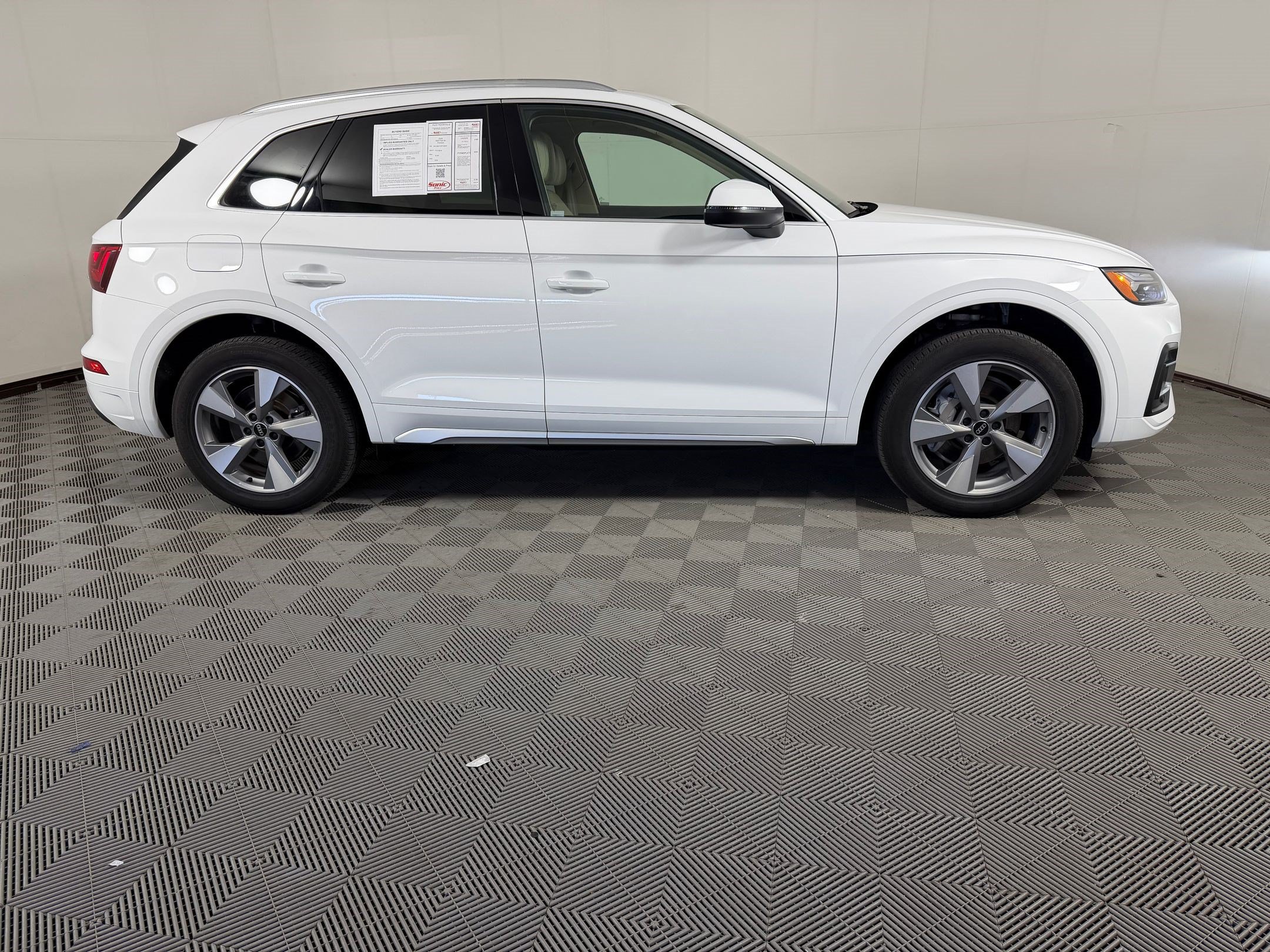 Certified 2023 Audi Q5 Premium w/ Convenience Package AWD/4WD image 8