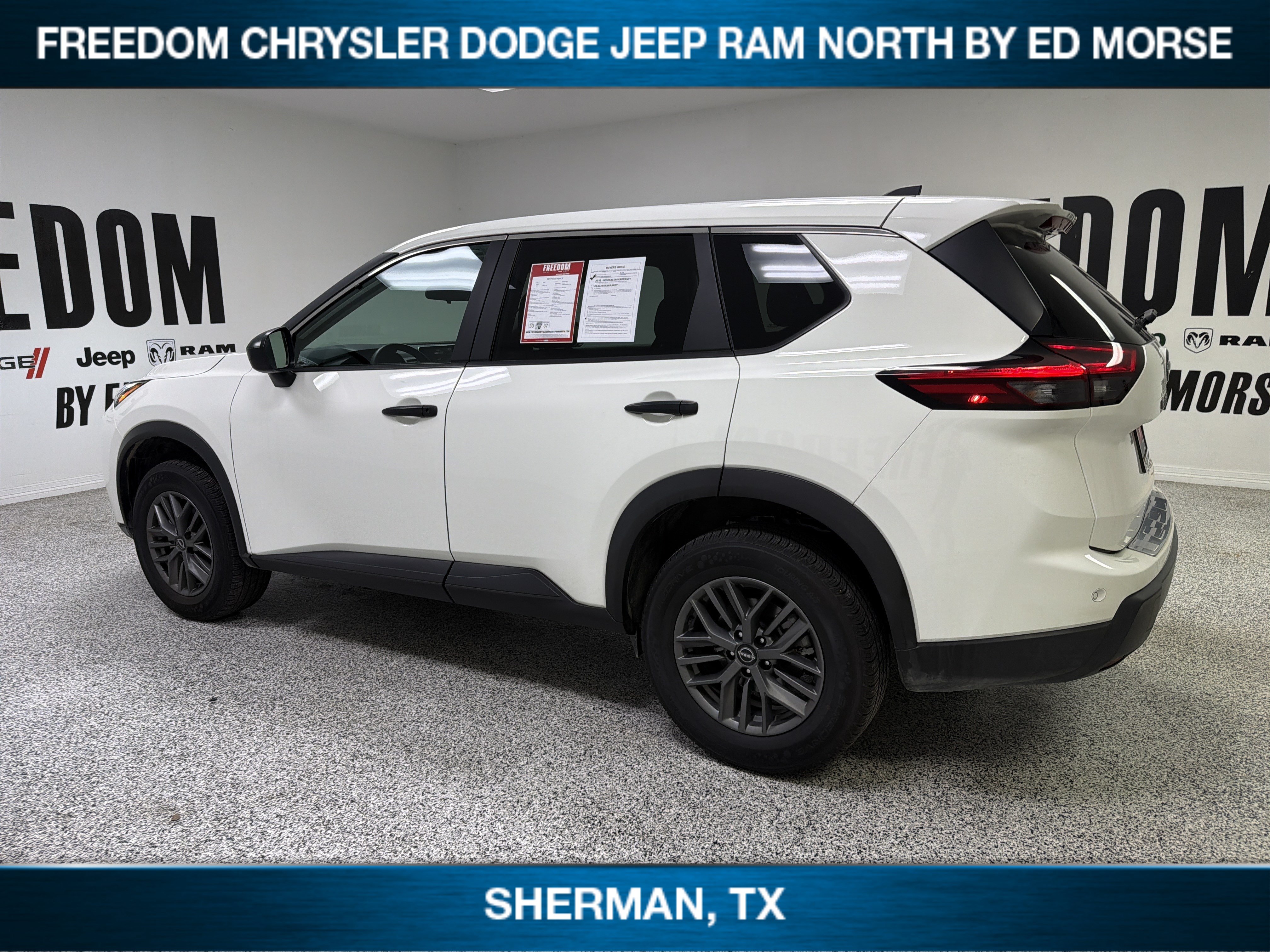 Used 2024 Nissan Rogue S FWD image 6