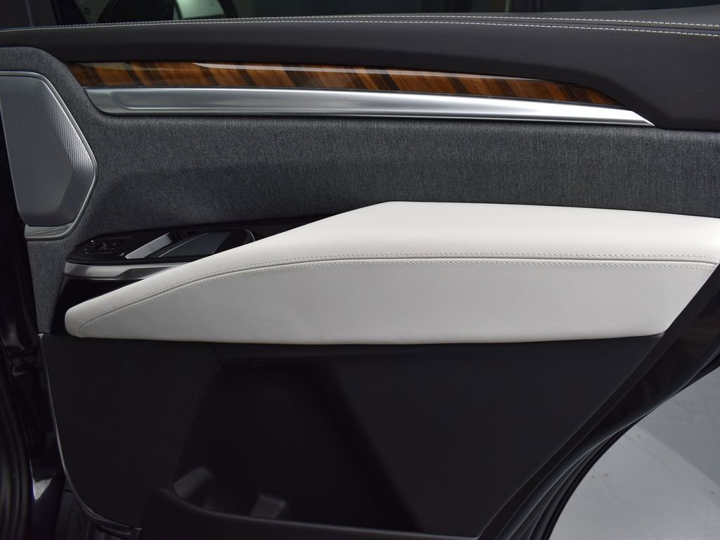 Certified 2026 Cadillac Escalade Platinum Sport w/ LPO, ONYX Package image 31