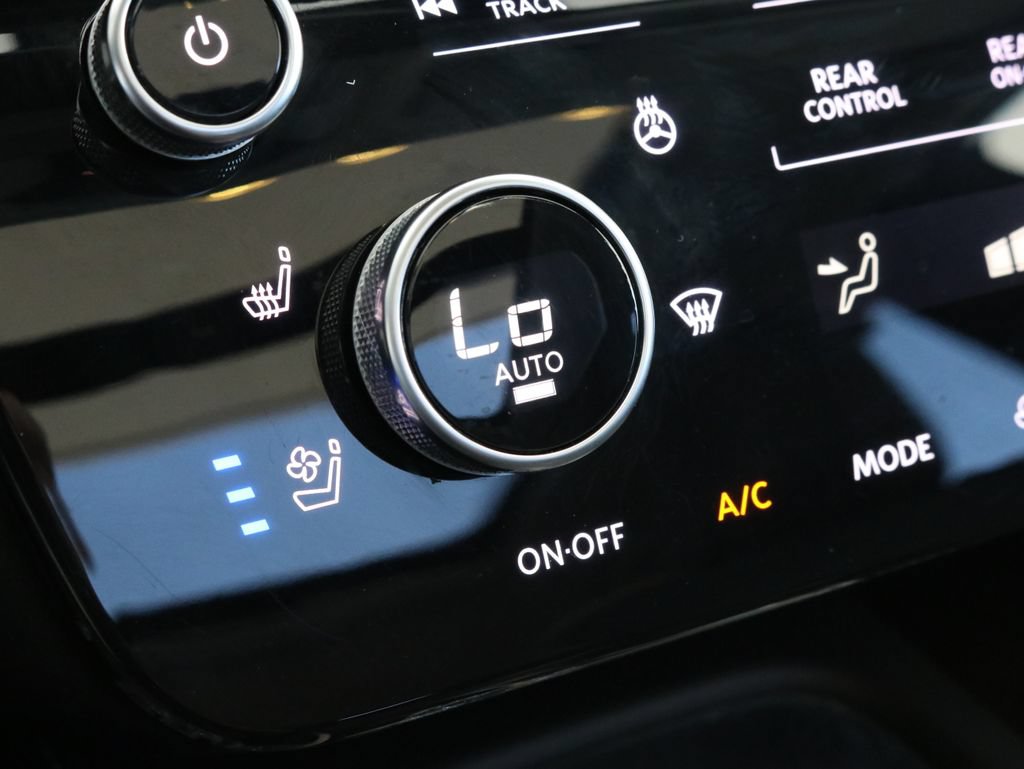 Certified 2025 INFINITI QX60 Luxe w/ Vision Package AWD/4WD image 22