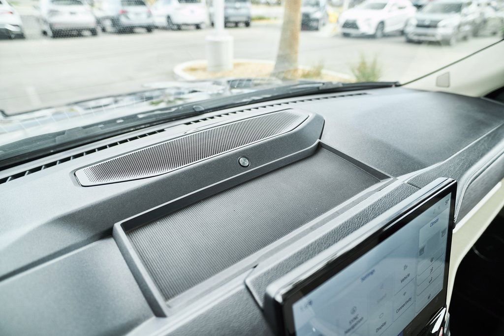 Used 2024 Ford Expedition Limited image 55