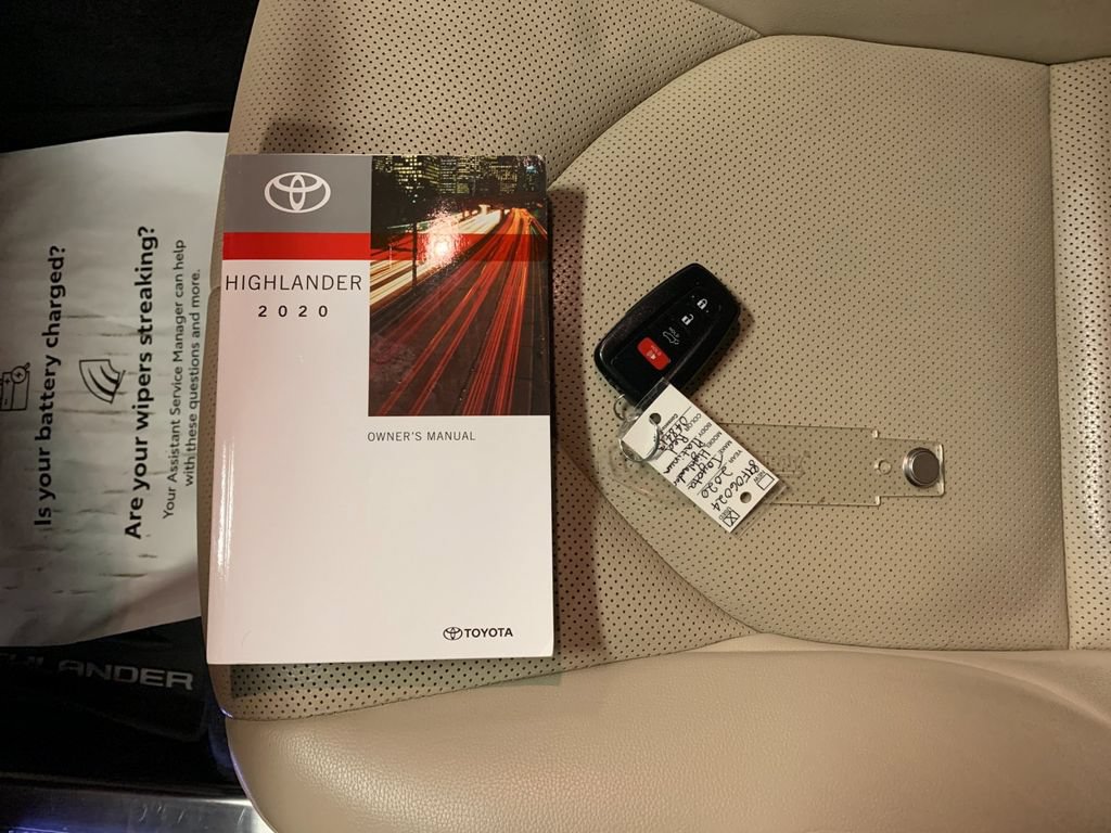 Used 2020 Toyota Highlander Platinum AWD/4WD image 9