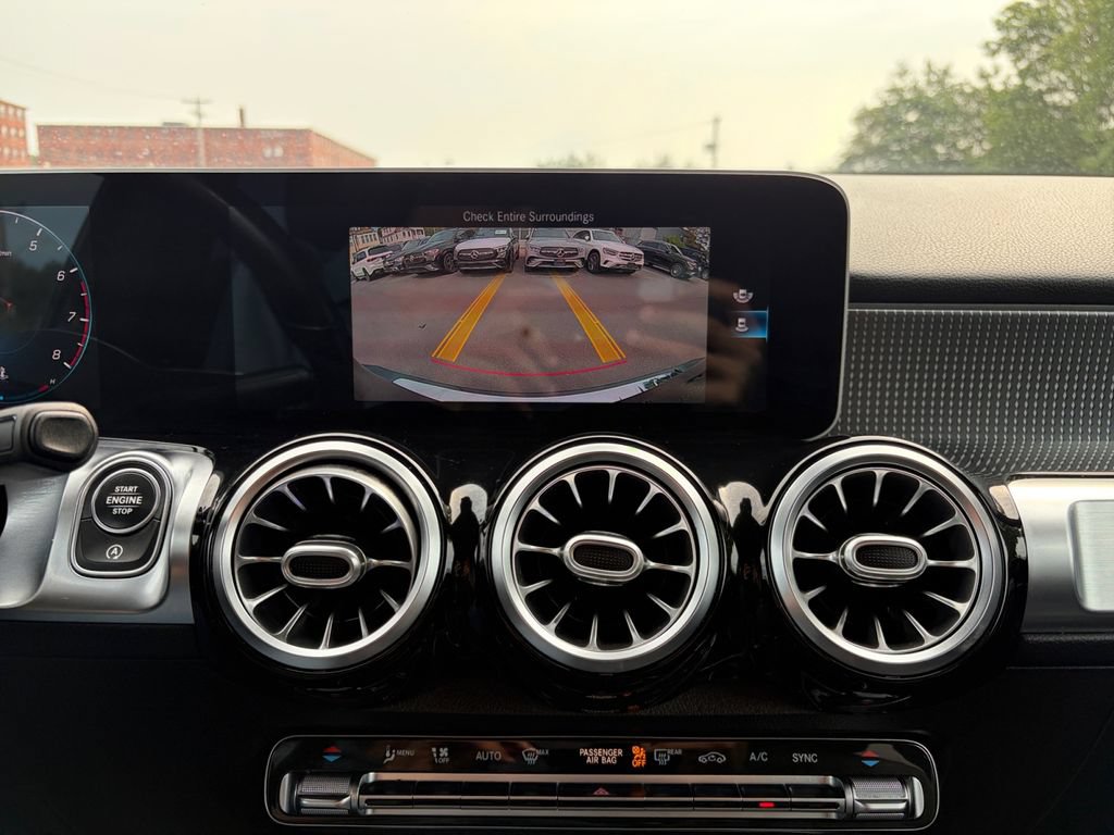 Used 2021 Mercedes-Benz GLB 250 4MATIC image 22