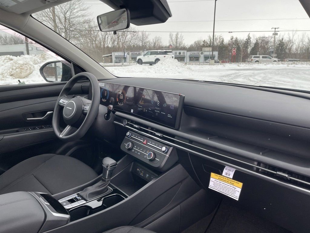 New 2026 Hyundai Tucson SE image 14