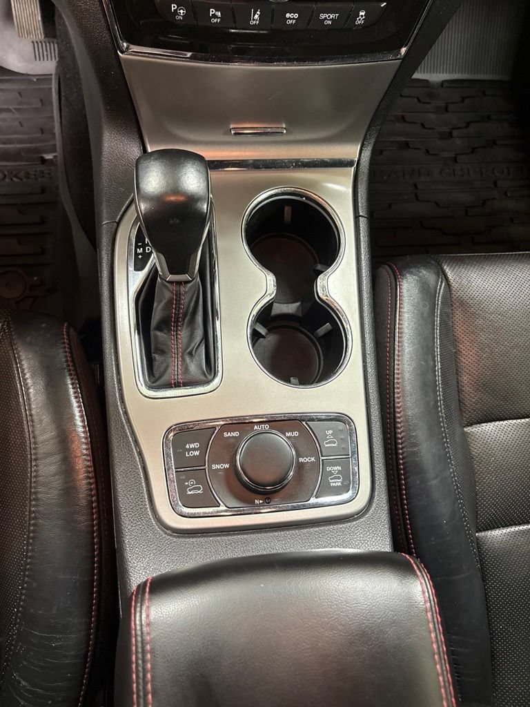 Used 2021 Jeep Grand Cherokee Trailhawk w/ Trailhawk Luxury Group AWD/4WD image 13