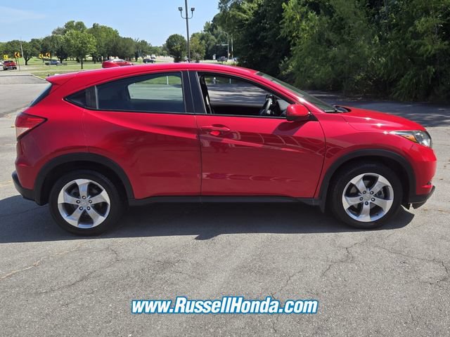Used 2017 Honda HR-V LX image 2