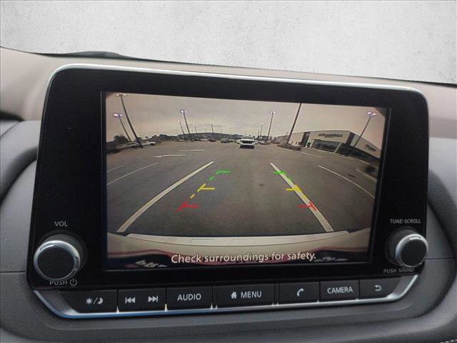 Used 2023 Nissan Rogue SV image 14