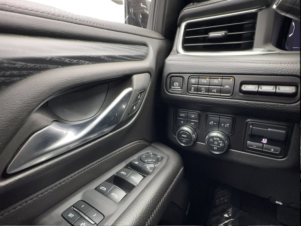 Used 2024 GMC Yukon Denali w/ Advanced Technology Package AWD/4WD image 52