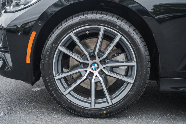 Used 2020 BMW 330i xDrive Sedan w/ Convenience Package AWD/4WD image 16
