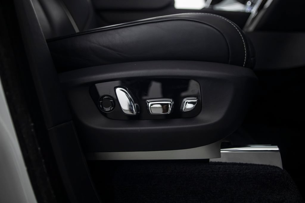 Used 2019 Rolls-Royce Cullinan AWD/4WD image 37